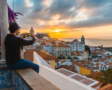Why Are Numerous People from the US Relocating to Portugal?